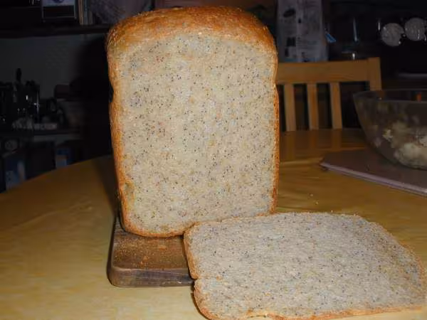 Trhee seed bread coupe