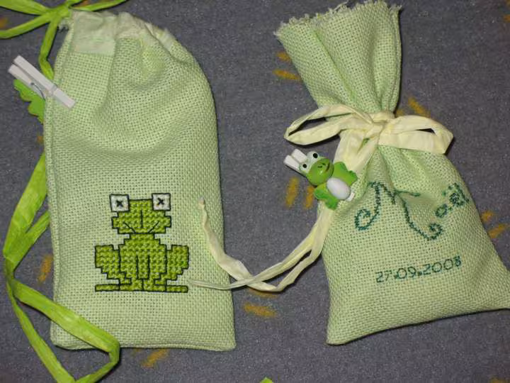 Les sachets de dragees de plus pres