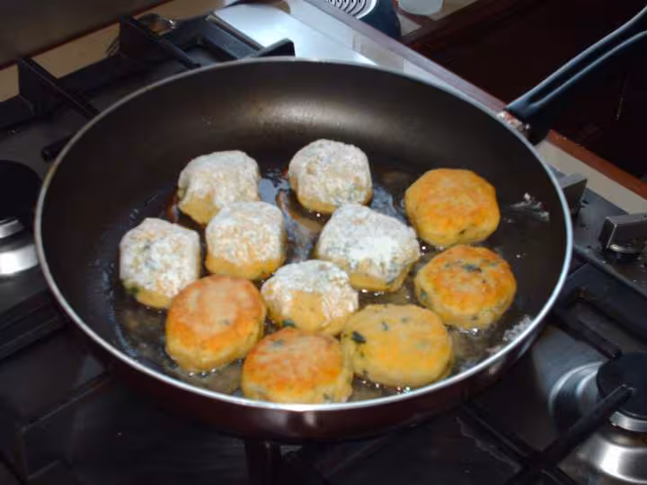 Boulette dans la poele