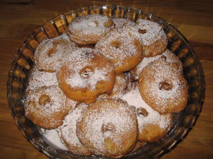 Beignets aux pommes et a la cannelle
