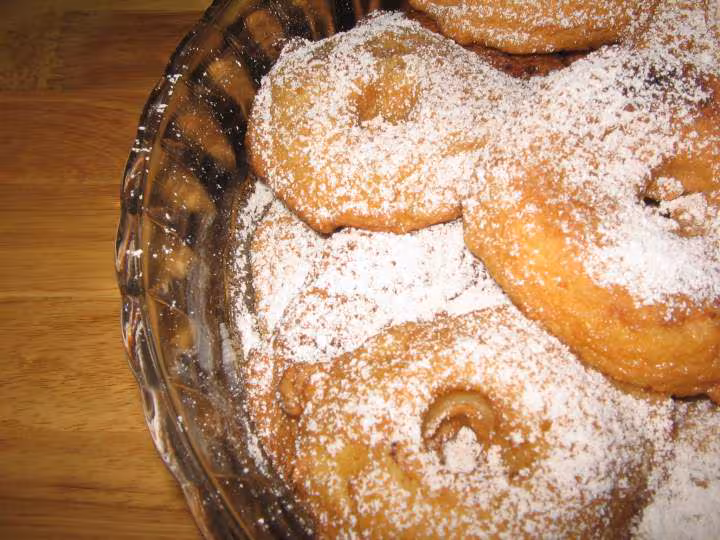 Beignets aux pommes et a la cannelle