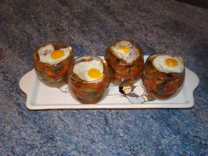 Ratatouille oeuf de caille sur le plat