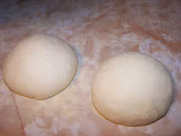 Pain de semoule roule en boules