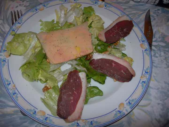 Assiette magret et foie gras maison