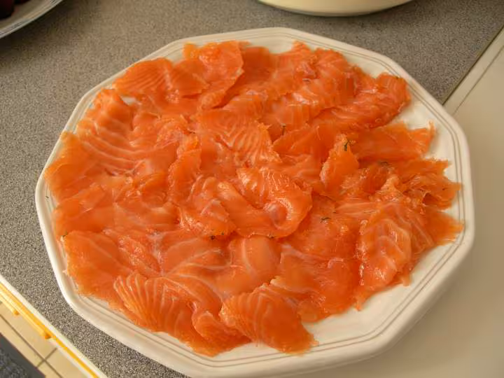 Saumon cru marine