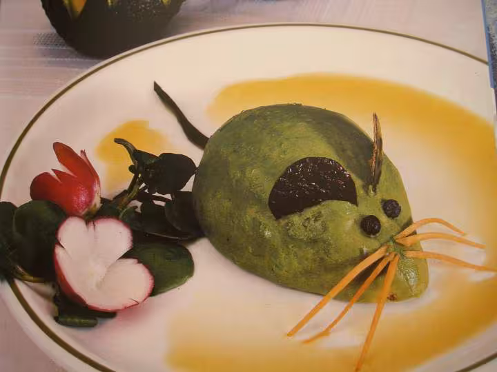 Souris en avocat