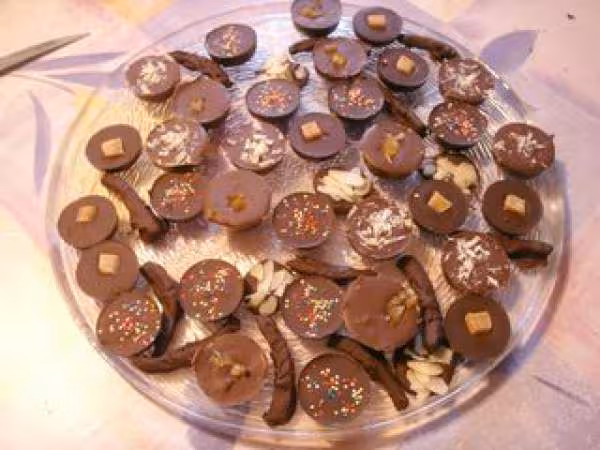 Assortiments de petits chocolats de noel