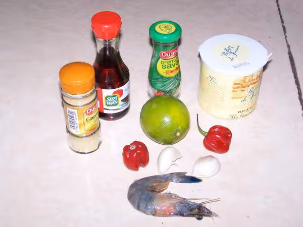 Les ingredients cervettes crues marinees