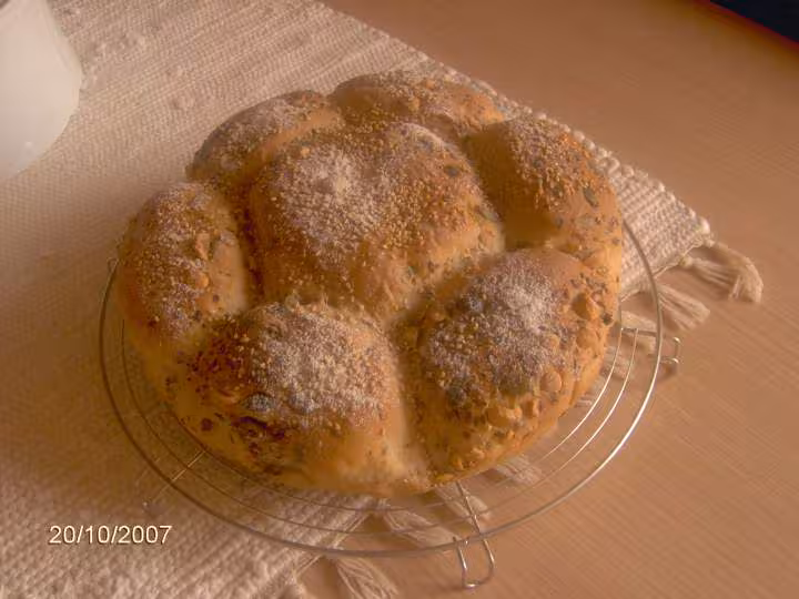 Pain marguerite aux noisttes