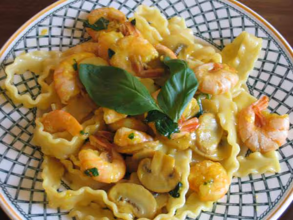 Tagliatelles crevettes safran champignon