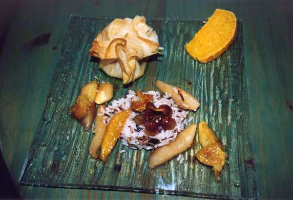 Aumoniere de foie gras ses riz et ses fruits d automne et sa sauce au porto