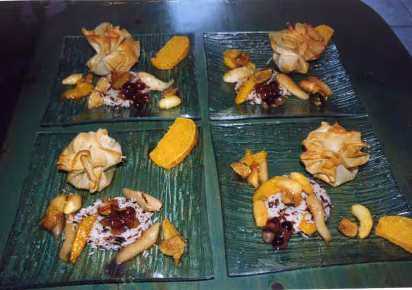 Aumoniere de foie gras ses riz et ses fruits d automne et sa sauce au porto