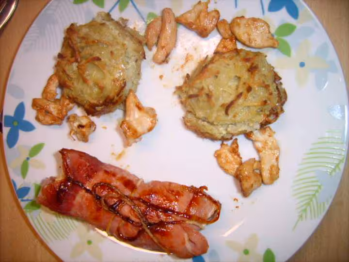 Servi avec des galettes de pommes de terres