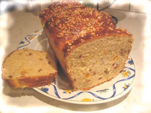 Pain brioche aux fruits et epices
