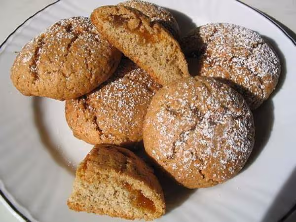 Petits gateaux fourres a la confiture