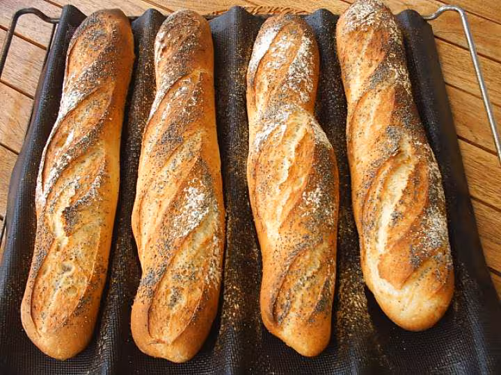 Baguette au lavain a la farine lupin et graines de pavot