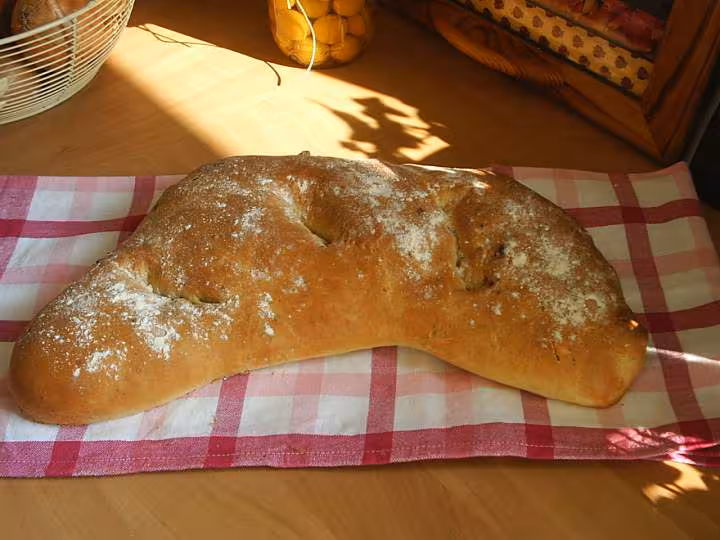 Fougasse aux olives lardons et oignons