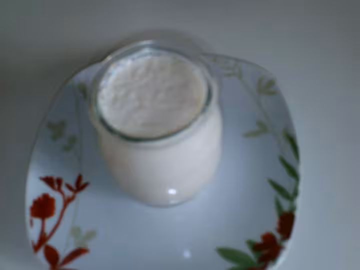 Mon yaourt au noix de coco depot c est la noix de coco a remonte a la surface c est tout a fait normal