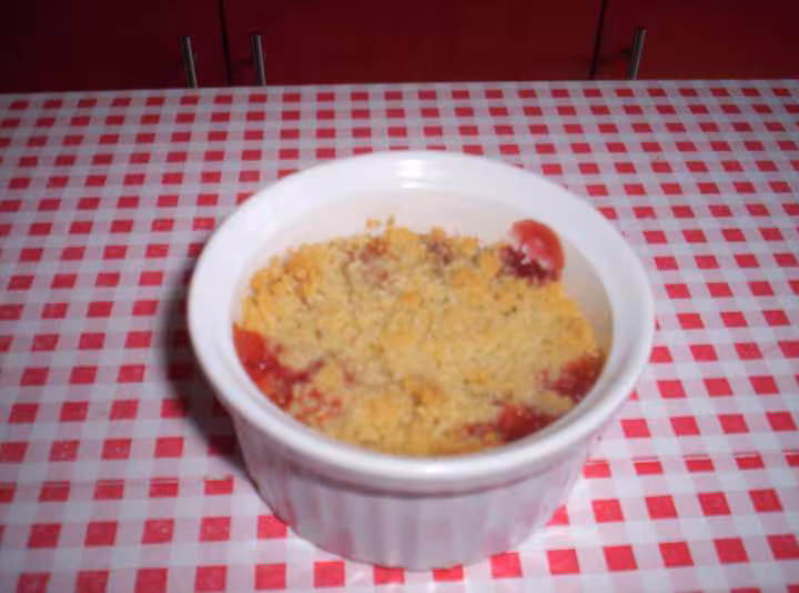 Ramequin de crumble aux fruits