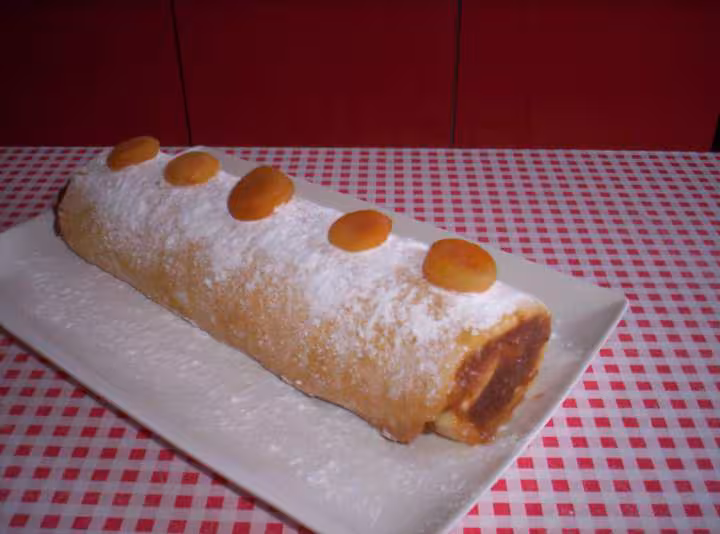 Roule a la confiture d abricot