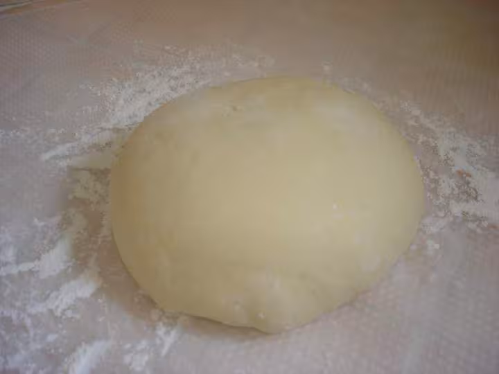 Boulle de pate a brioche leve