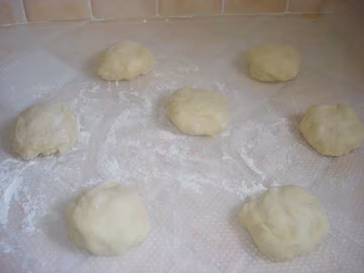 Division de la pate en portions