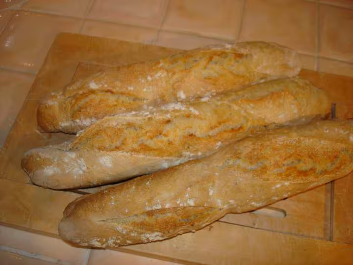 Les baguettes au levain a la sortie du four