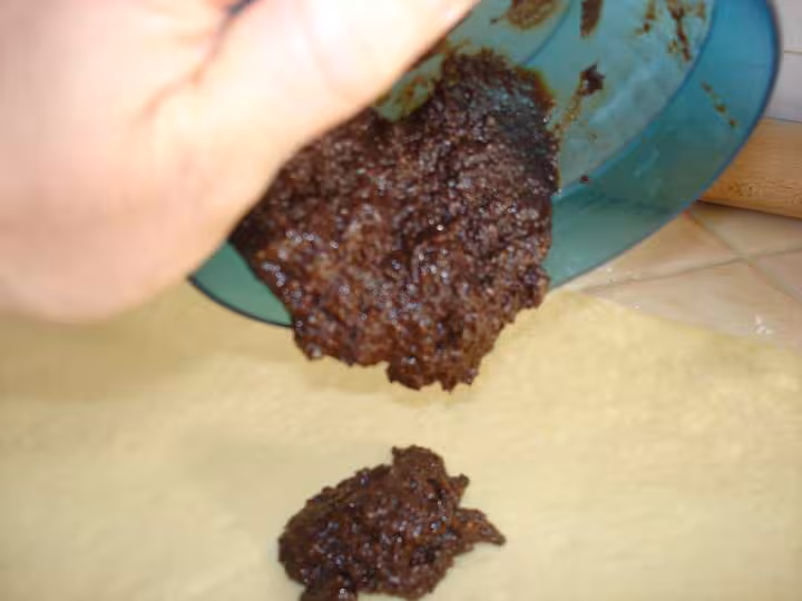 Pate de chocolat poudre amande et creme liquide