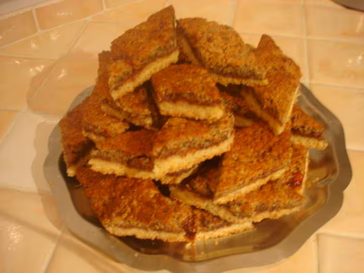 Triangles aux noisettes et framboises