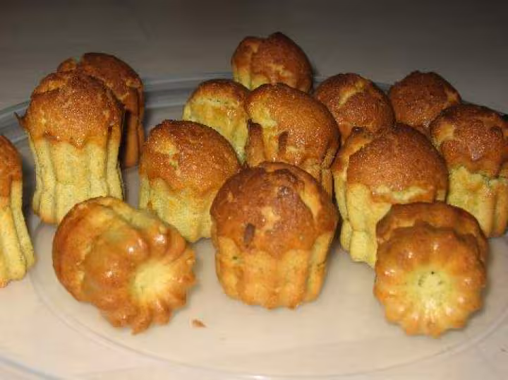 Mini canneles pistache