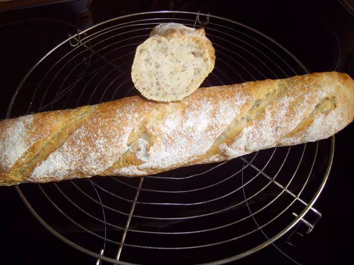 Baguettes au levain graines de sesame et pavot
