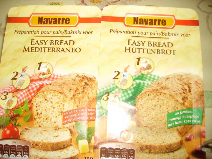 Boites de farine pour faire du pain