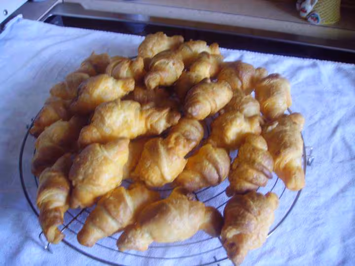 Croissants aperitifs a la longanisse
