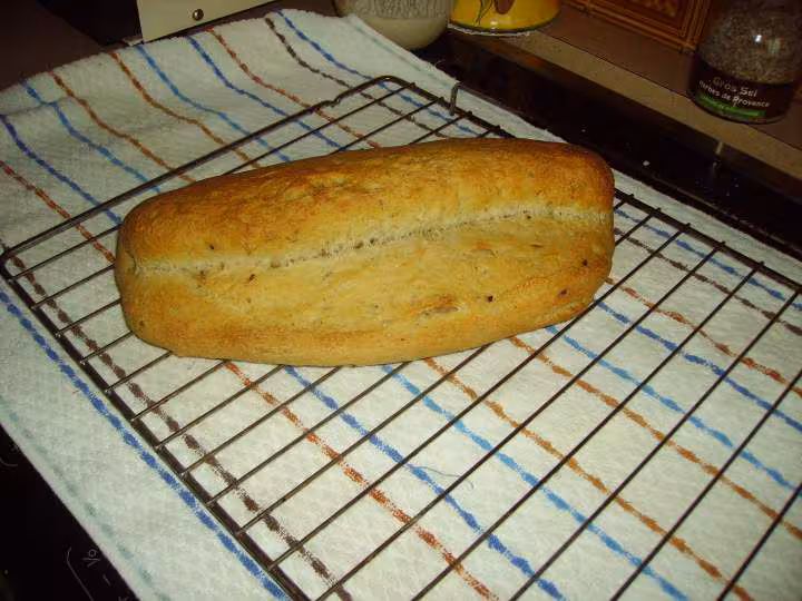 Pain a la semoule et cardamome