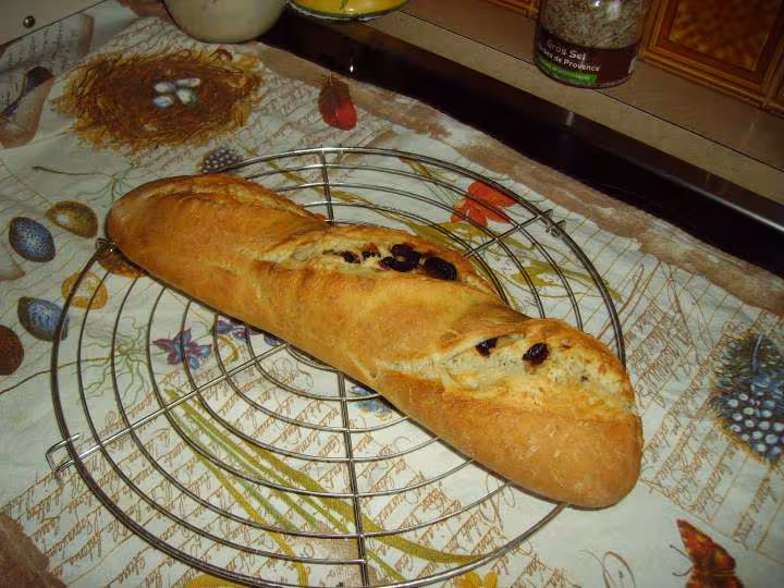 Pain ciabatta aux olives noires