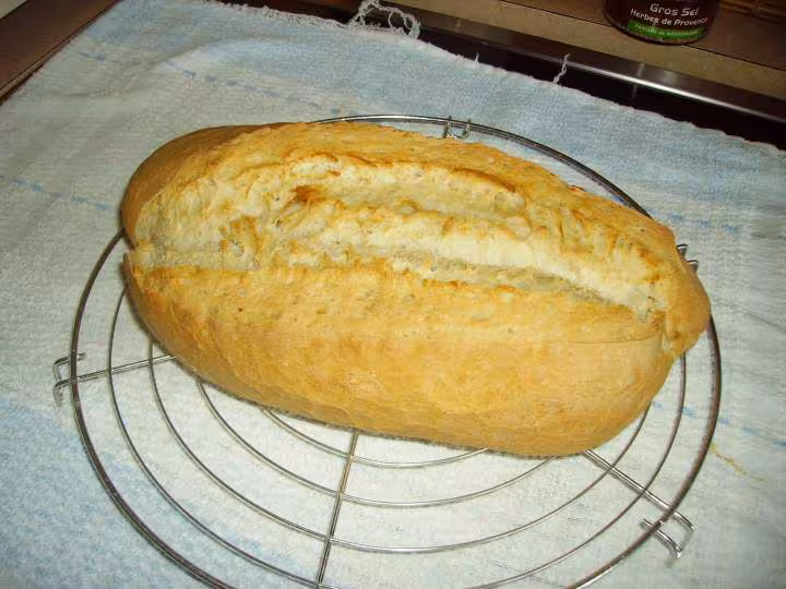 Pain tout simple au levain fait a la main