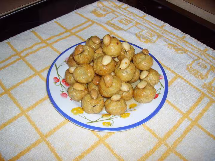 Petits gateaux a la datte et au miel