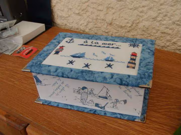 Boite bord de mer vue de face