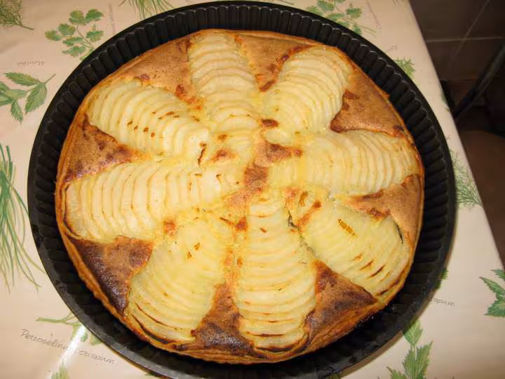 Tarte aux poires frangipane pralinoise