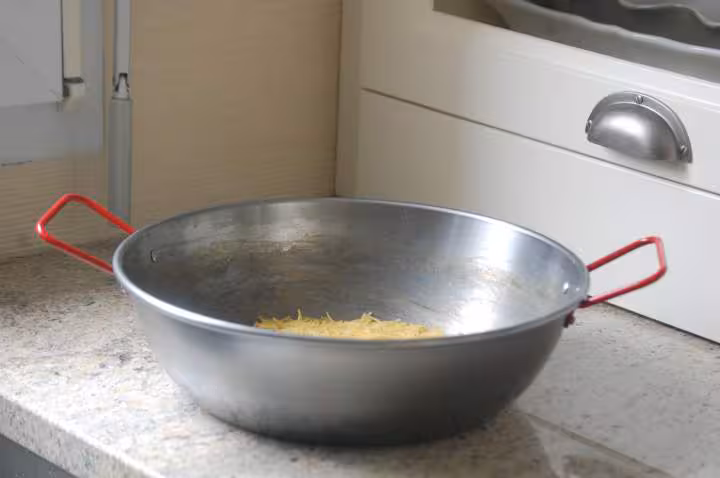 Plat et pates special fideua