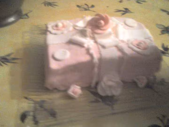 Gateau cadeau rose