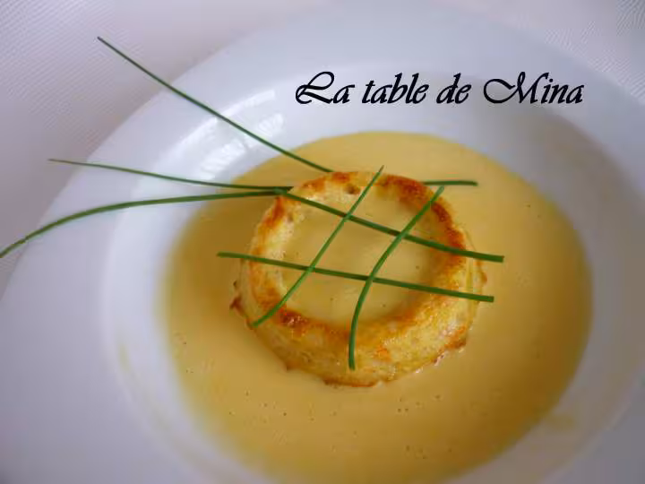 Flans de poireaux au surimi et sauce hollandaise