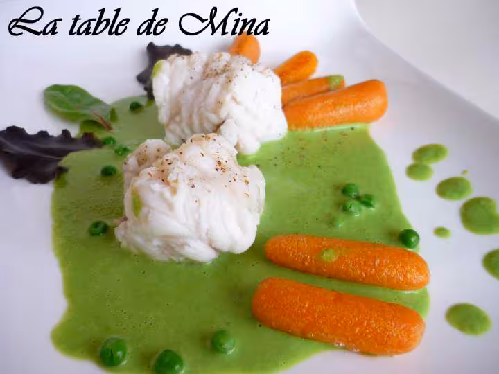 Lotte pochee au lait de coco creme de patits pois et carottes glacees