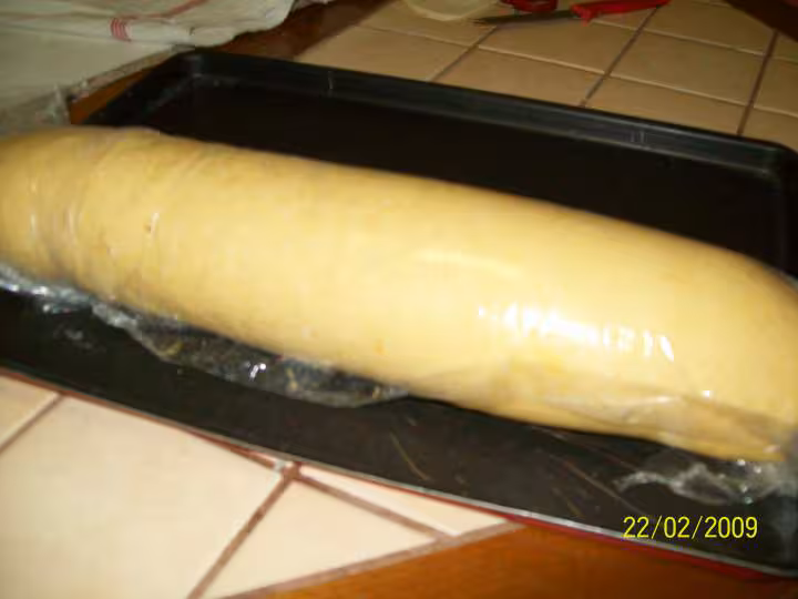 Brioche de poupee au sortir du frigo avant d etre tranchee