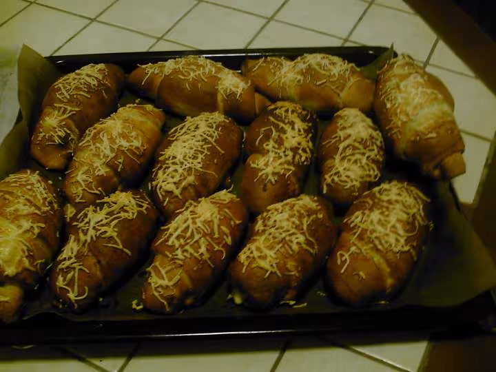 Encore des saucisses en pate briochee forme croissants