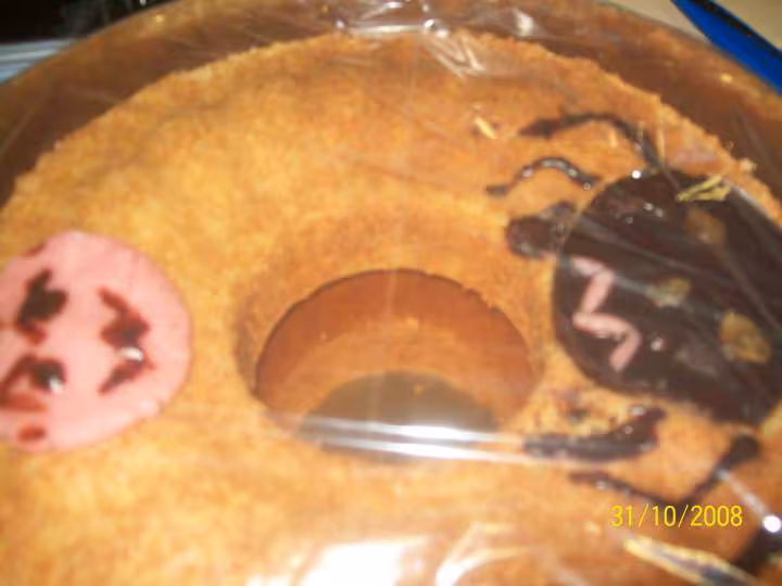 Gateau d halloween decors araignee et et potiron rieur