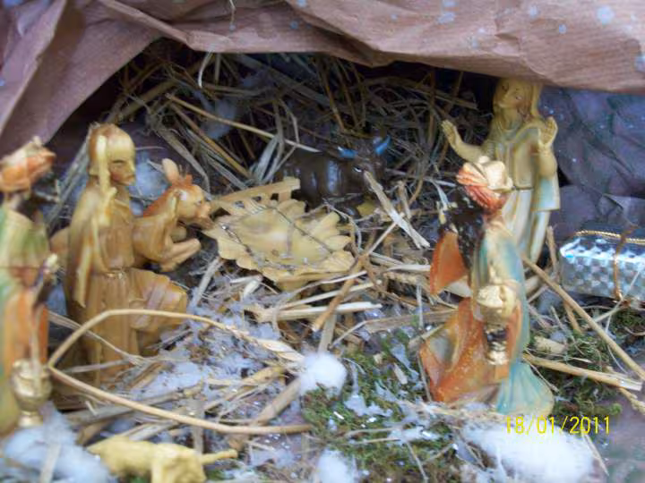 La grotte sans l enfant jesus pas encore ne
