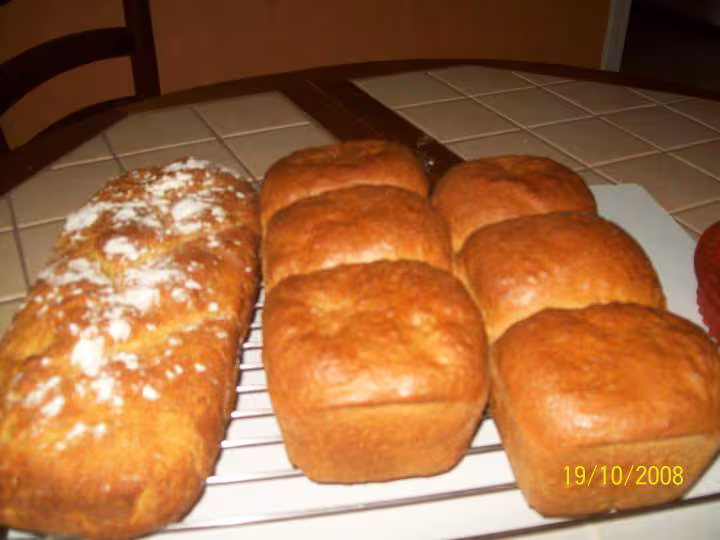 Les 3 pains 1 au potiron et les 2 autres pour faire des biscottes