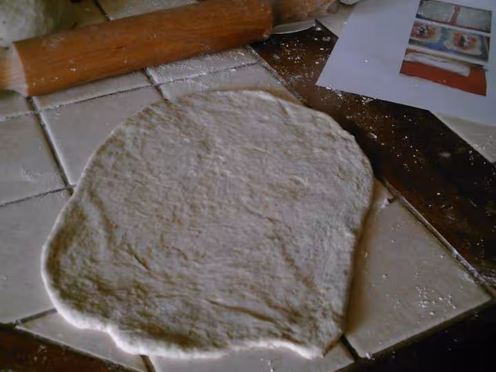 Pate a pizza pour pizza sandwich 1ere etape