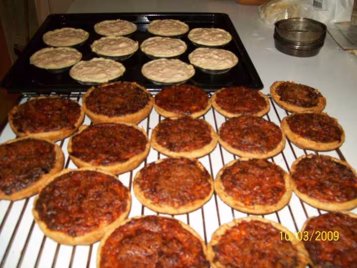 Tartelettes poireaux saumon pommes et au fond saumon bechamel